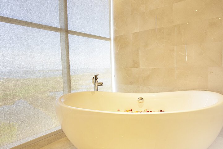 Hot Tub 16 of 54