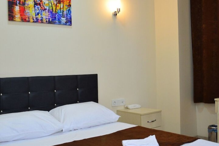 Room 4 of 30