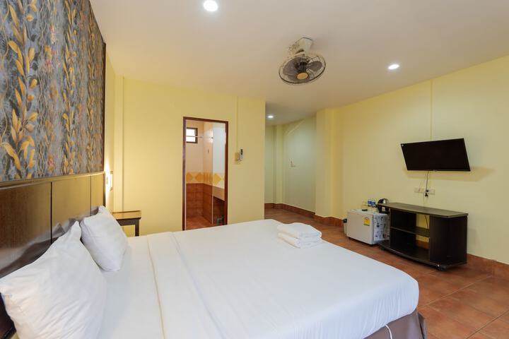Room 46 of 127