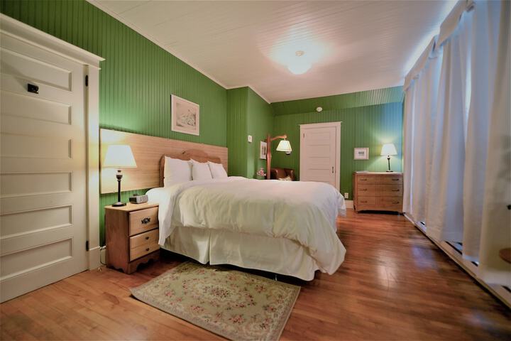 Room 11 of 140