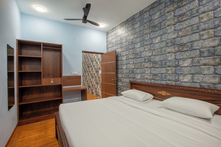 Room 8 of 27