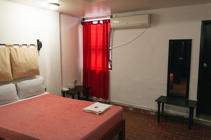 Room 19 of 27