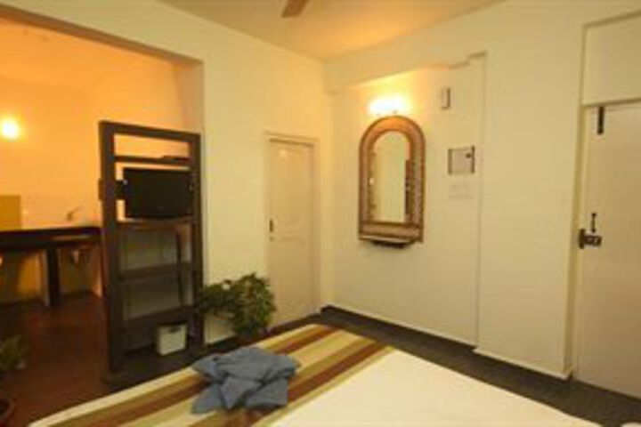 Room 6 of 15