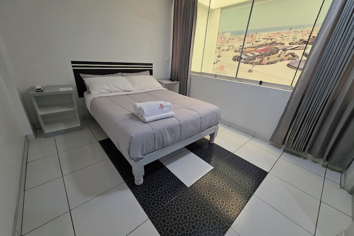 Room 32 of 84