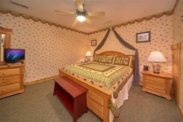 Exterior of Enchanted Forest 1 Bedroom Home with Gas Fireplace