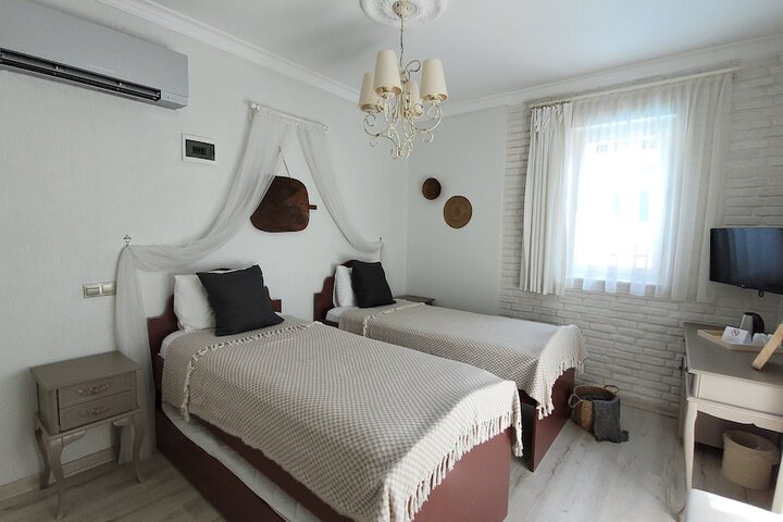 Room 17 of 85