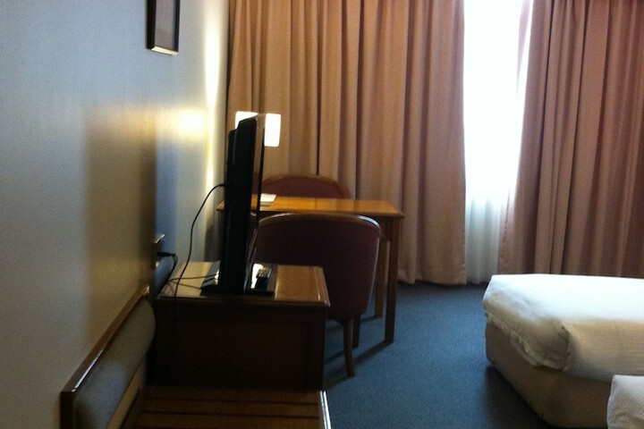 Room 6 of 35