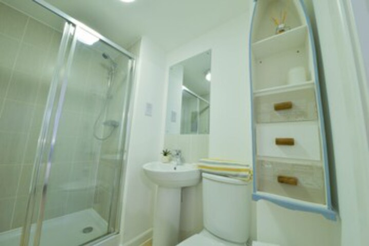 Room 3 of 27