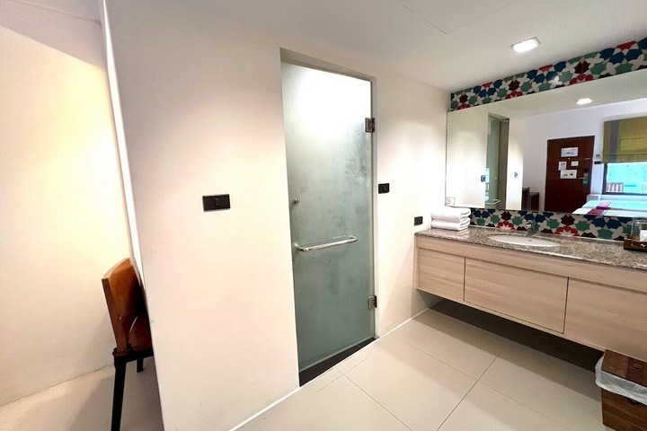 Room 29 of 100