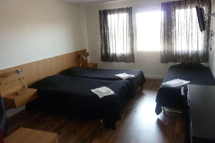 Room 6 of 38