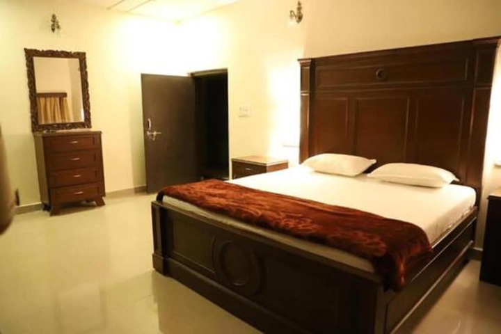 Room 10 of 29
