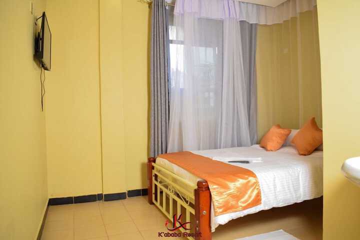 Room 2 of 25