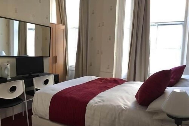 Room 31 of 42