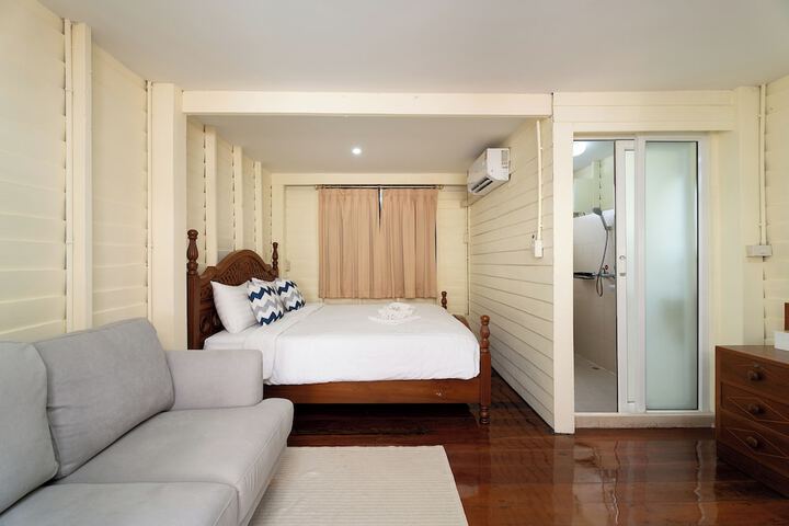 Room 29 of 53