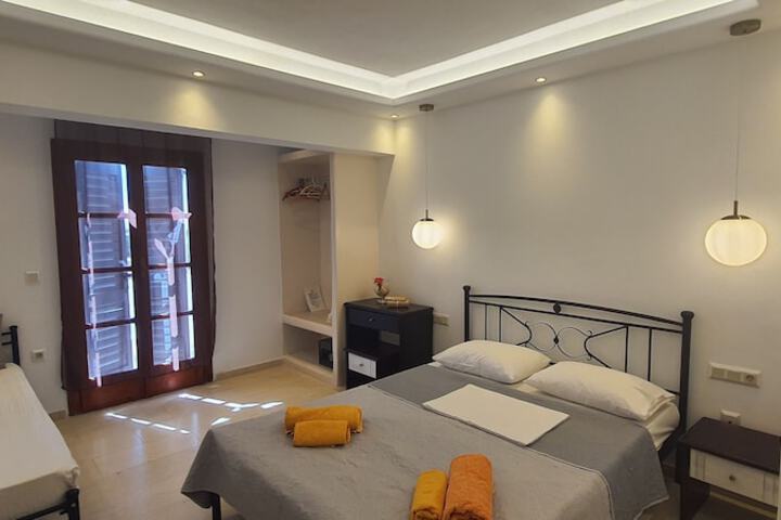 Room 33 of 162