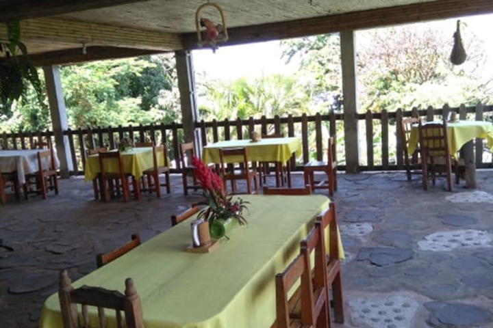Dining 14 of 43