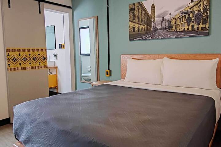 Room 12 of 16