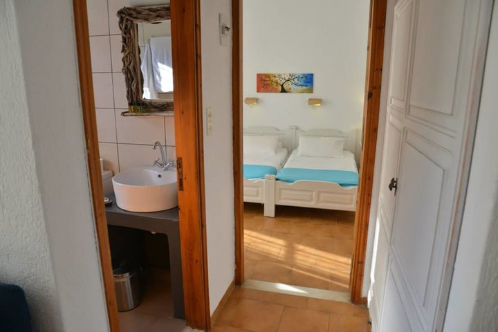 Room 19 of 48