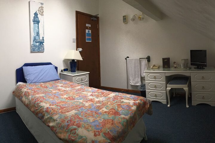 Room 8 of 32