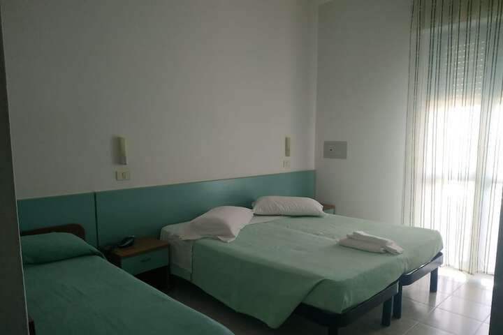 Room 8 of 35