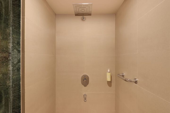 Room 33 of 57