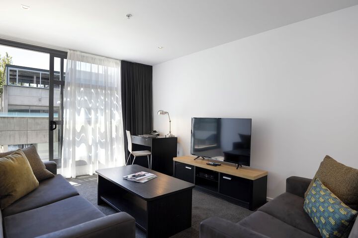 Room 9 of 18