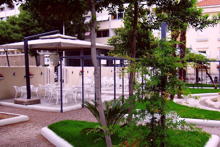 Hotel Exterior 46 of 47