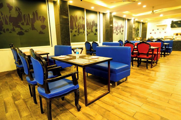 Dining 90 of 109