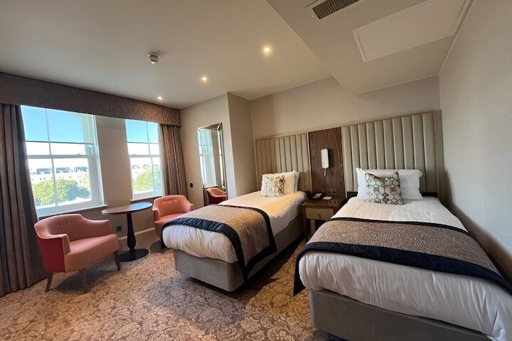 Room 8 of 192