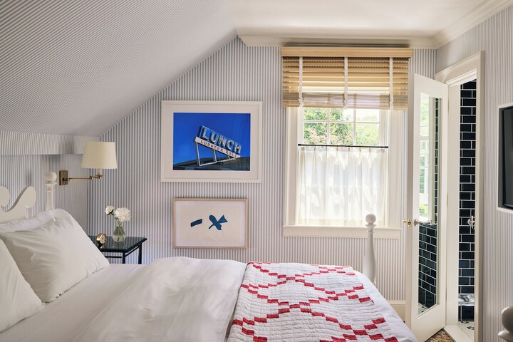 Room 4 of 50