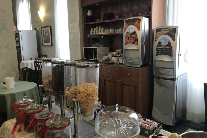 Breakfast/Coffee Service 12 of 16
