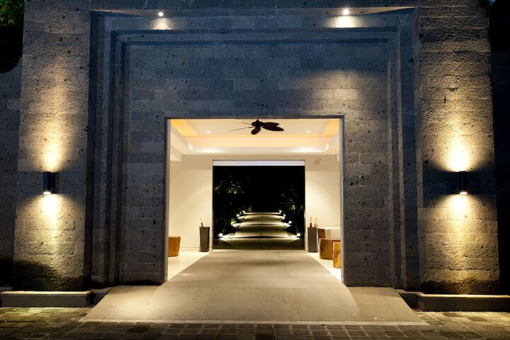 Hotel 2 of 125