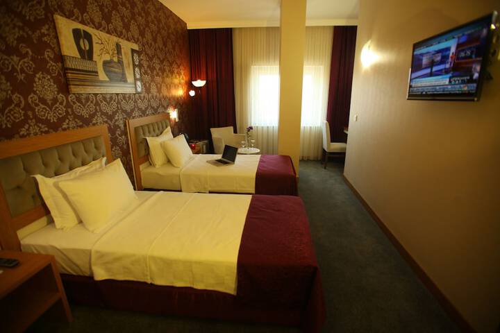 Room 10 of 47