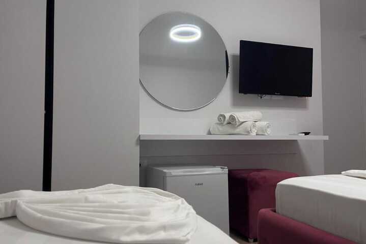 Room 6 of 71