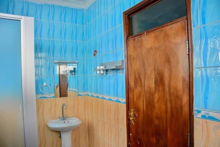 Room 16 of 25