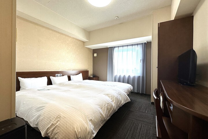 Room 10 of 36