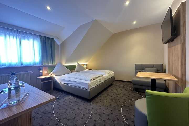 Room 20 of 77