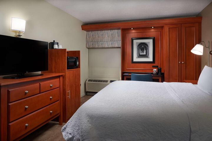 1 King Bed (1 of 10)