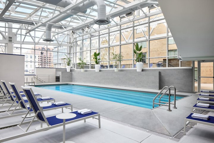 Swimming pool at Hyatt Regency Washington on Capitol Hill