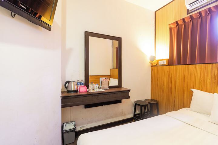 Room 7 of 30