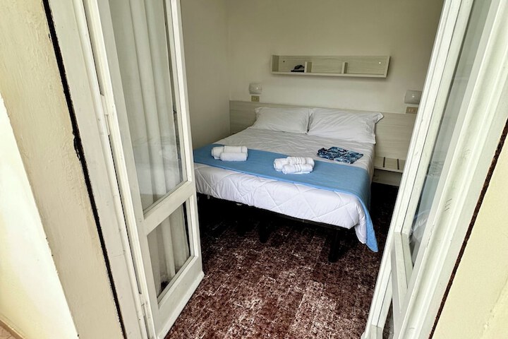 Room 15 of 41