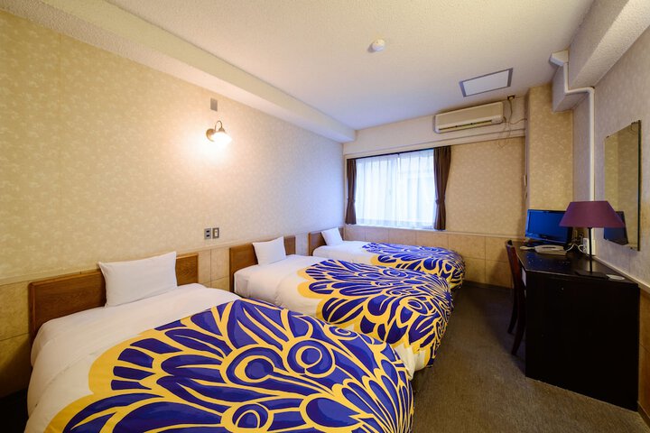 Room 4 of 39