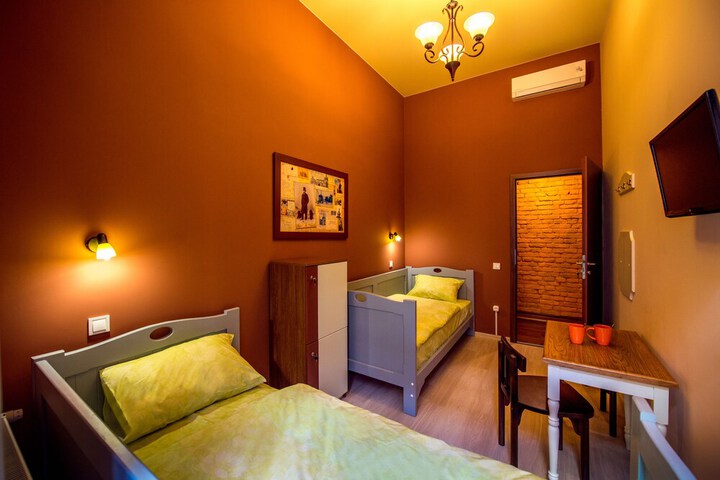 Room 7 of 50
