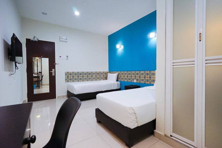 Room 4 of 36