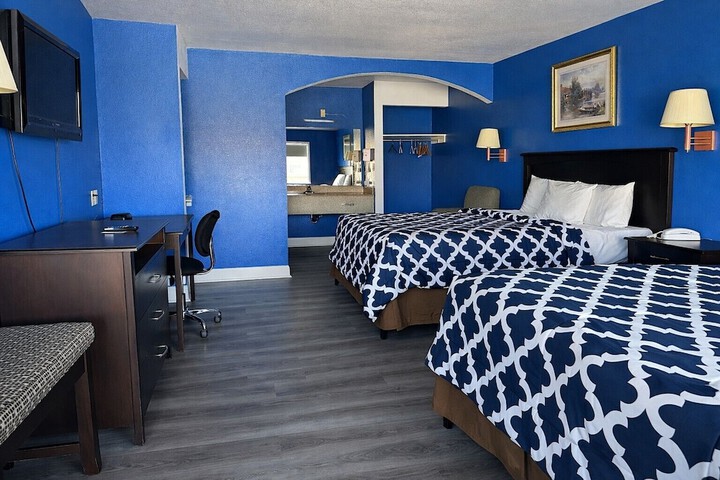 Room 9 of 42