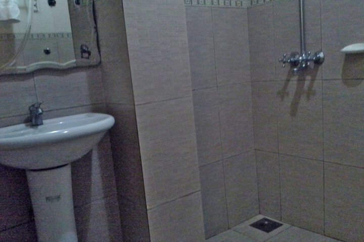Room 17 of 24