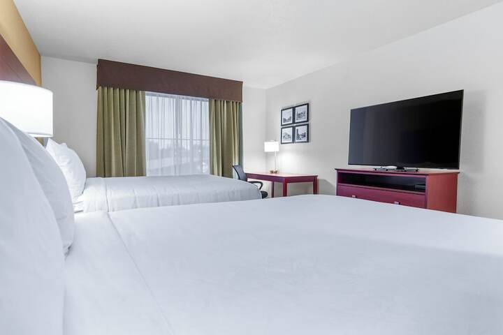 Room 28 of 99
