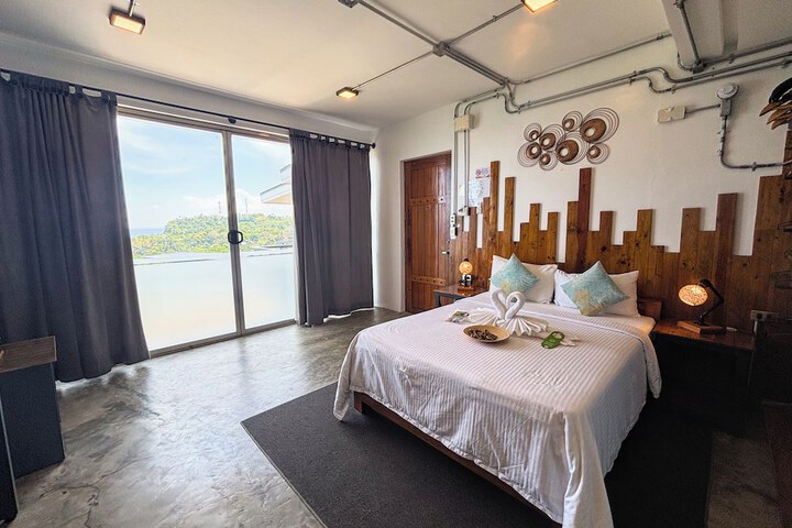 Room 36 of 240