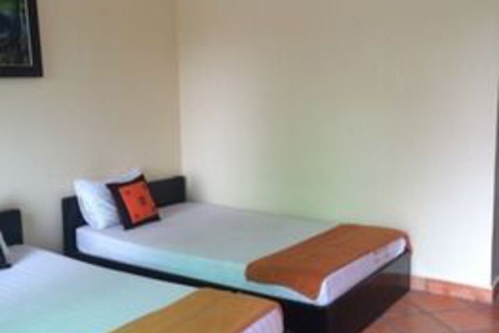 Room 19 of 40