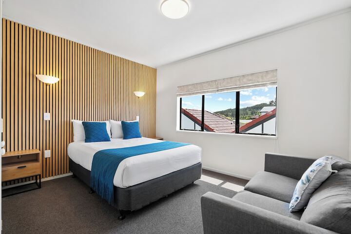 Room 3 of 43